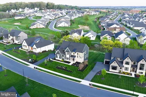 View/Area - 1016 Valley Crossing Dr, Lititz, PA 17543 photo 3 of 5