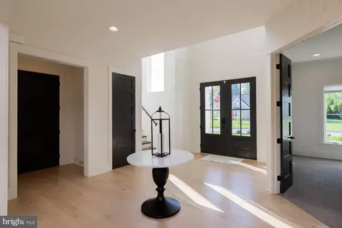Entry Way - 1016 Valley Crossing Dr, Lititz, PA 17543 photo 3 of 23