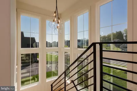 Entry Way - 1016 Valley Crossing Dr, Lititz, PA 17543 photo 2 of 23