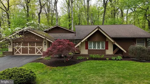 120 Angela Dr, New Holland, PA 17557