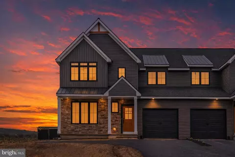 27 Lausch Rd, Denver, PA 17517