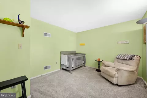 Bedroom - 30 Edgewood Dr, Lititz, PA 17543 photo 5 of 6