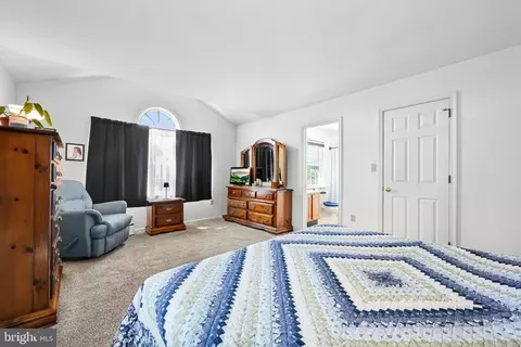 Bedroom - 30 Edgewood Dr, Lititz, PA 17543 photo 1 of 6