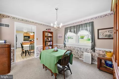 Dining - 30 Edgewood Dr, Lititz, PA 17543 photo 2 of 2