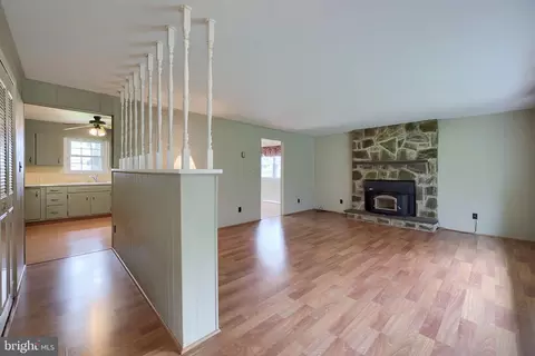 Living - 33 Woodland Ave, Lititz, PA 17543 photo 1 of 5