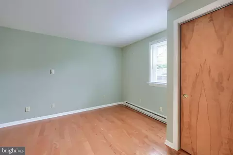 Bedroom - 33 Woodland Ave, Lititz, PA 17543 photo 4 of 4