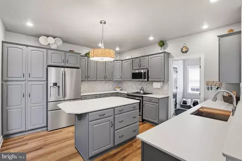 Kitchen - 516 Bald Eagle Ct, Lancaster, PA 17601 photo 1 of 3
