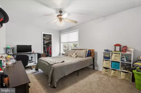 Bedroom - 516 Bald Eagle Ct, Lancaster, PA 17601 photo 7 of 8