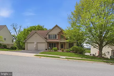 Exterior - 516 Bald Eagle Ct, Lancaster, PA 17601 photo 2 of 11