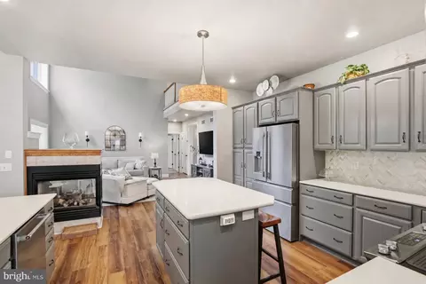 Kitchen - 516 Bald Eagle Ct, Lancaster, PA 17601 photo 2 of 3