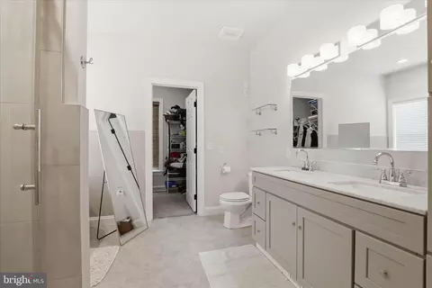 Entry Way - 516 Bald Eagle Ct, Lancaster, PA 17601 photo 11 of 19