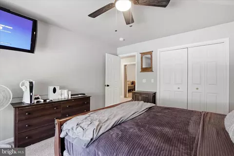 Bedroom - 516 Bald Eagle Ct, Lancaster, PA 17601 photo 5 of 8