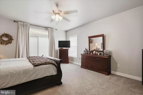 Bedroom - 516 Bald Eagle Ct, Lancaster, PA 17601 photo 2 of 8