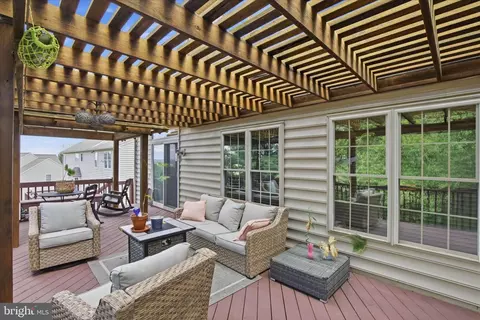 Exterior - 516 Bald Eagle Ct, Lancaster, PA 17601 photo 6 of 11