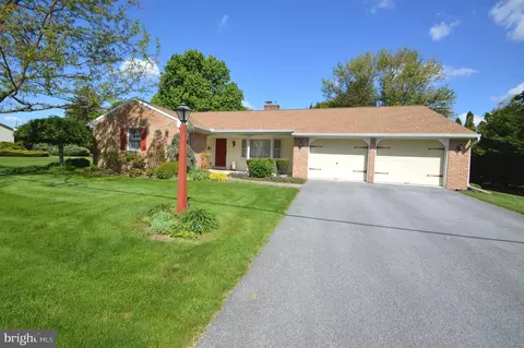 230 Adele Ave, Manheim, PA 17545