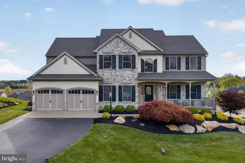 10 Surrey Dr, Stevens, PA 17578