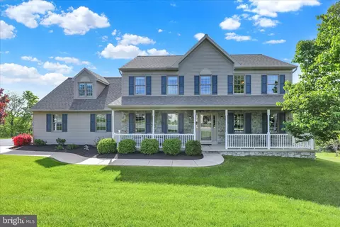 678 W Ridge Rd, Elizabethtown, PA 17022