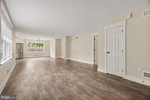 Living - 51 Troy Dr, Lititz, PA 17543 photo 5 of 5
