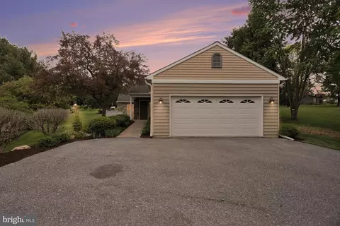 Exterior - 51 Troy Dr, Lititz, PA 17543 photo 2 of 7