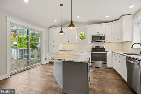 Kitchen - 51 Troy Dr, Lititz, PA 17543 photo 2 of 3