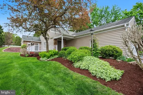 Exterior - 51 Troy Dr, Lititz, PA 17543 photo 6 of 7