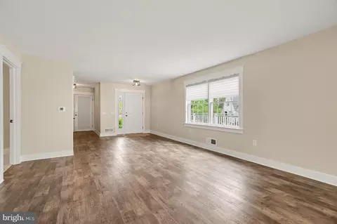 Living - 51 Troy Dr, Lititz, PA 17543 photo 1 of 5