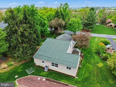 View/Area - 51 Troy Dr, Lititz, PA 17543 photo 2 of 4