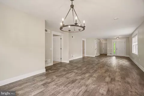 Living - 51 Troy Dr, Lititz, PA 17543 photo 3 of 5