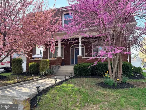 851 Locust St, Columbia, PA 17512