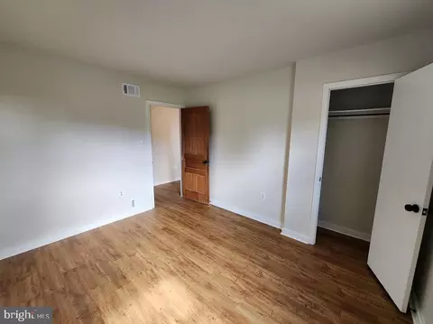 Bedroom - 827 Disston View Dr, Lititz, PA 17543 photo 3 of 4