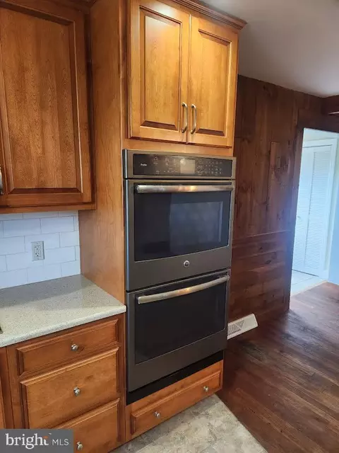Kitchen - 827 Disston View Dr, Lititz, PA 17543 photo 3 of 4