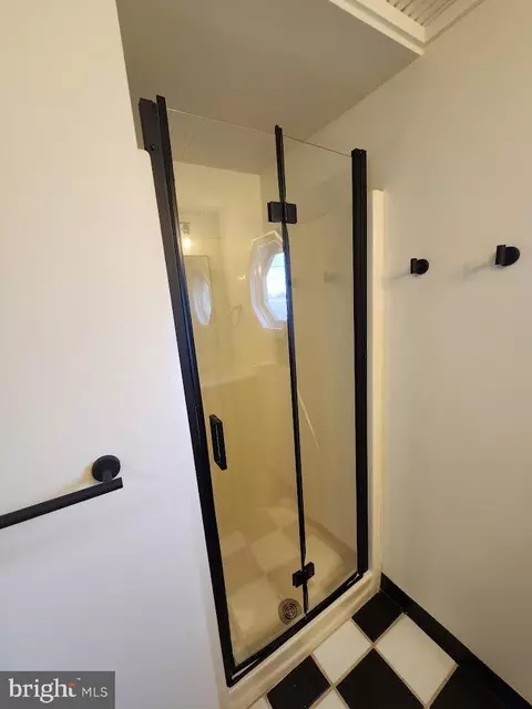 Bath - 827 Disston View Dr, Lititz, PA 17543 photo 1 of 3