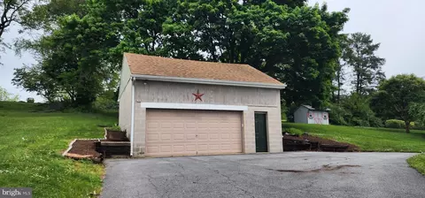 Exterior - 827 Disston View Dr, Lititz, PA 17543 photo 3 of 5