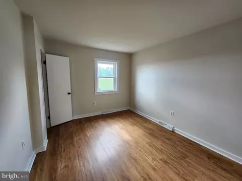Bedroom - 827 Disston View Dr, Lititz, PA 17543 photo 1 of 4