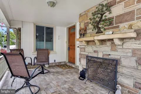 Exterior - 102 E Third Ave, Lititz, PA 17543 photo 3 of 11
