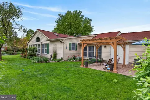 Exterior - 102 E Third Ave, Lititz, PA 17543 photo 8 of 11
