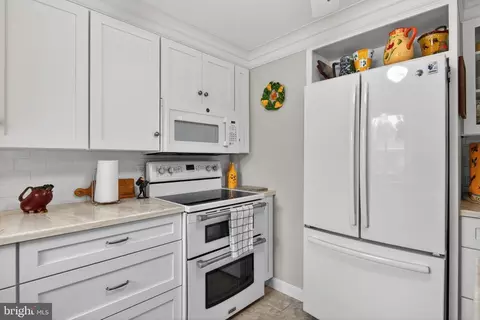 Kitchen - 102 E Third Ave, Lititz, PA 17543 photo 6 of 6