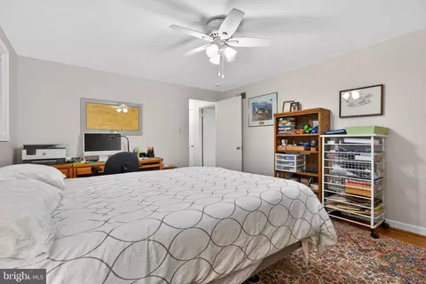 Bedroom - 102 E Third Ave, Lititz, PA 17543 photo 5 of 6