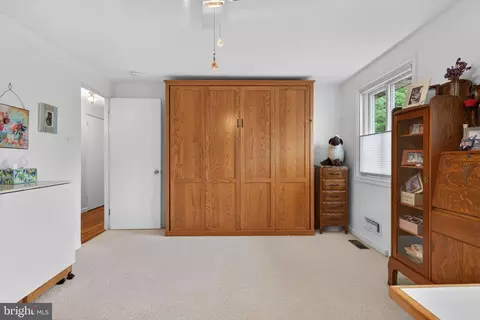 Bedroom - 102 E Third Ave, Lititz, PA 17543 photo 6 of 6