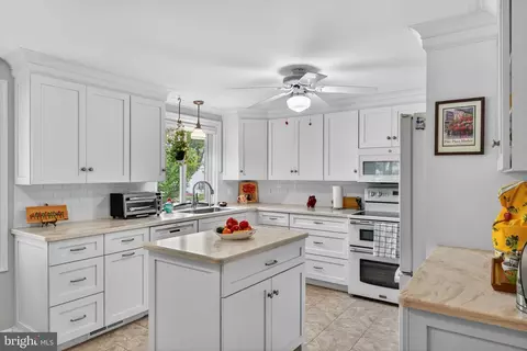 Kitchen - 102 E Third Ave, Lititz, PA 17543 photo 2 of 6