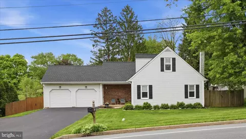 2824 Nolt Rd, Lancaster, PA 17601