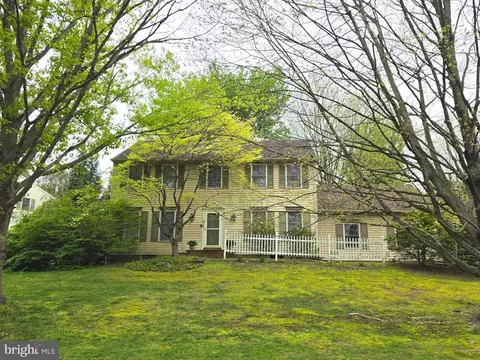 410 Cardinal Ct, Lancaster, PA 17603