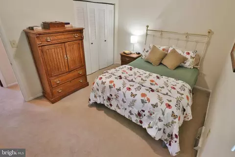 Bedroom - 34 S Oak St, Lititz, PA 17543 photo 1 of 5
