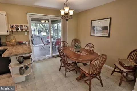Dining - 34 S Oak St, Lititz, PA 17543 photo 1 of 2