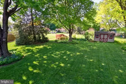 Exterior - 34 S Oak St, Lititz, PA 17543 photo 11 of 12