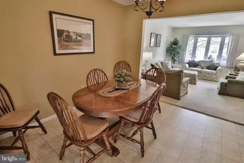 Dining - 34 S Oak St, Lititz, PA 17543 photo 2 of 2