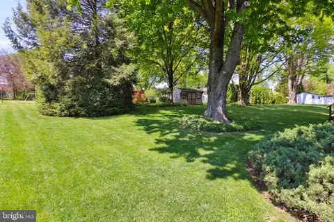 Exterior - 34 S Oak St, Lititz, PA 17543 photo 7 of 12