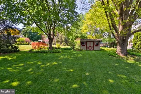 Exterior - 34 S Oak St, Lititz, PA 17543 photo 2 of 12