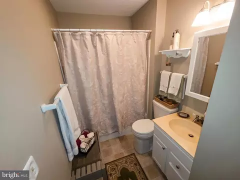 Bath - 34 S Oak St, Lititz, PA 17543 photo 1 of 1