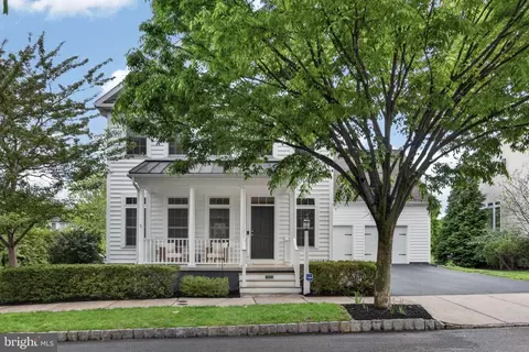 1321 Banner Dr, Lancaster, PA 17601